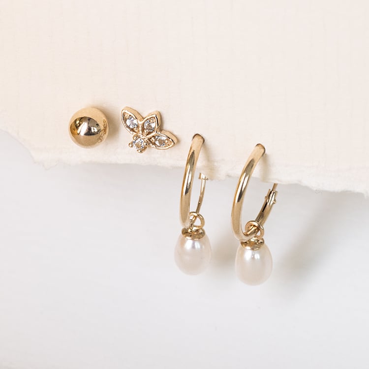 Goldener Piercing Ohrstecker mit weißen Topasen Amina 123092