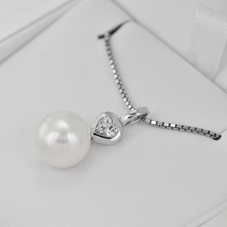 Kette mit Perle und Herzchen in Eppi-Geschenkbox 3475