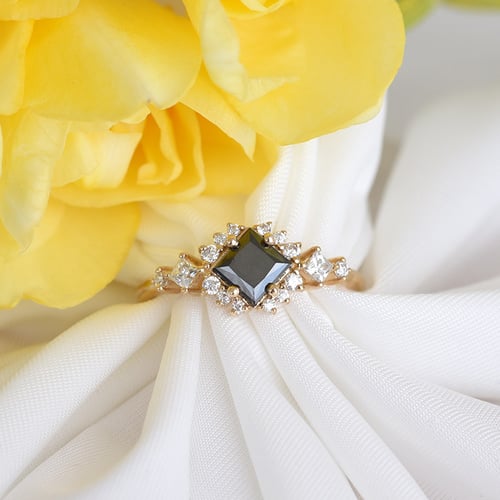 Perfekter Ring mit schwarzem Diamanten und Moissaniten Medrie