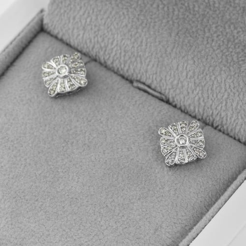 Wunderschöne Ohrstecker voll von Diamanten Jodene