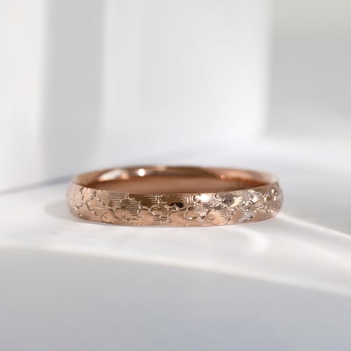 Eheringe mit von Hand gravierten Wolken Clouds