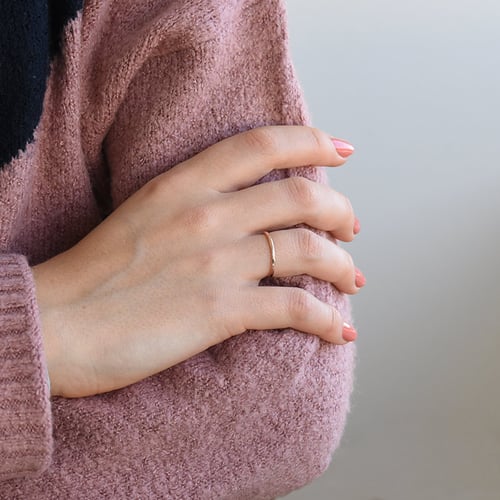 Goldring mit zarten Diamanten Olive