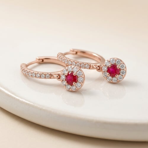 Wunderschöne silberne Ohrringe mit Rubinen und Lab Grown Diamanten Donna