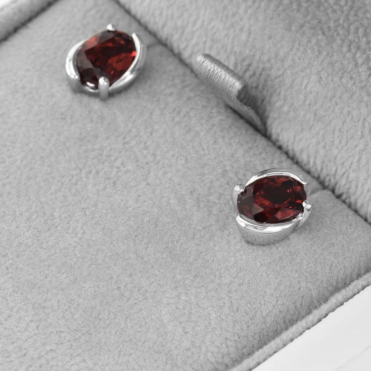 Ohrringe aus Silber mit Granaten 45424