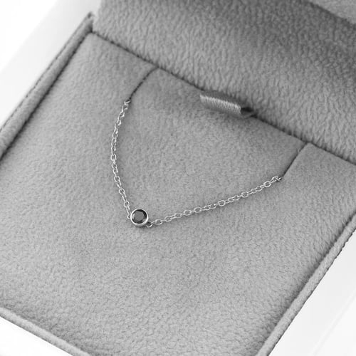 Minimalistisches Armband aus Platin mit schwarzem Diamant Bonato