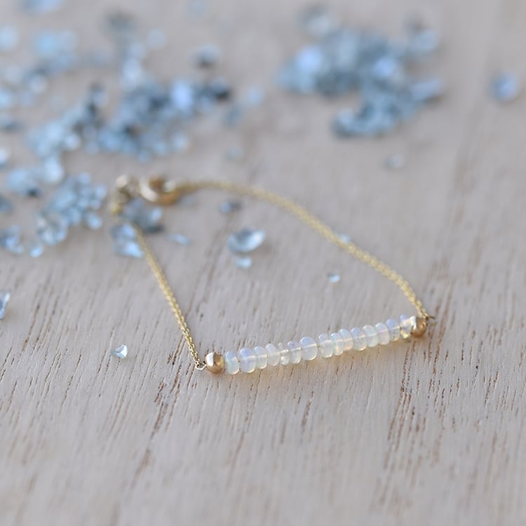 Armband aus Gold mit Opalen 61679