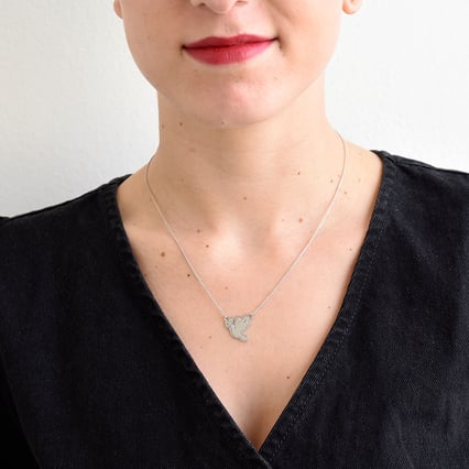 Anhänger in Form einer Friedenstaube mit Diamanten Dove