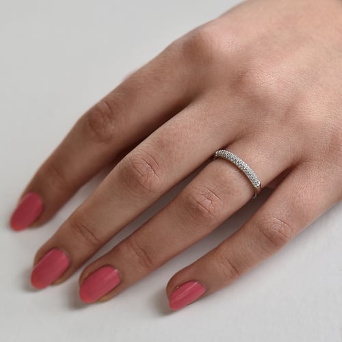 Diamant Eternity Ring und Herren Halbkugel-Forma Trauring Louisa