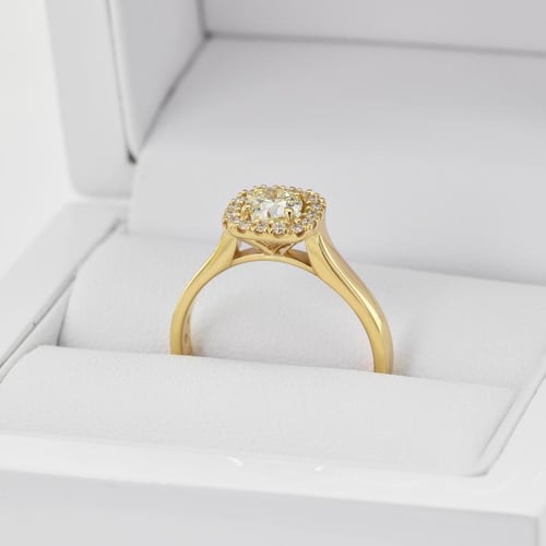 Verlobungsring im Halo-Stil mit Moissanit und Lab Grown Diamanten Reley
