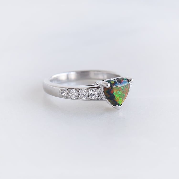 Silberner Ring mit schwarzem Opal in Herzform Bailey 93586