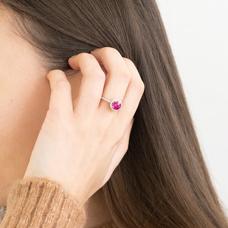 Ring aus Gold im Halo-Stil mit Rubin und Topasen Maala 114534