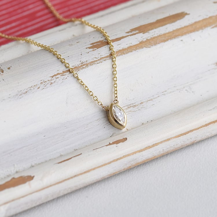 Goldkette mit 0.25ct GIA-zertifiziertem Diamant im Marquiseschliff Rabba 84682