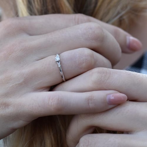Ring mit seitlichen Diamanten Redely