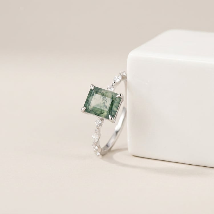 Eleganter Ring mit Moosachat und Moissaniten Tamara 170002