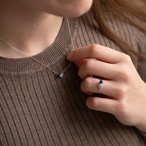 Toi et Moi Halskette mit Lab Grown Diamant und Saphir Mirren