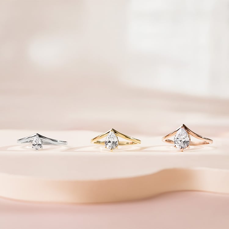 Verlobungsring mit tropfenförmigem Lab Grown Diamanten 154876