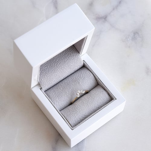 Eleganter Ring mit Marquise-Diamanten Maurice