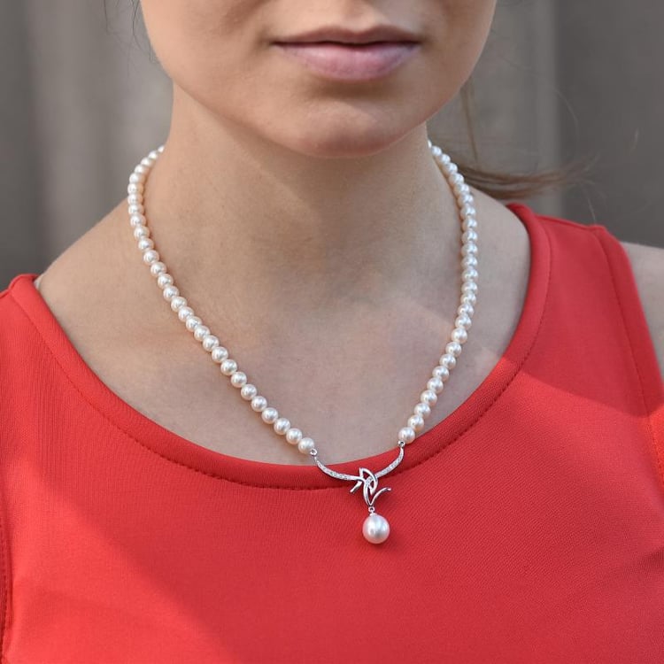 Perlenkette mit Diamanten aus 750 Gold Ednit 24571