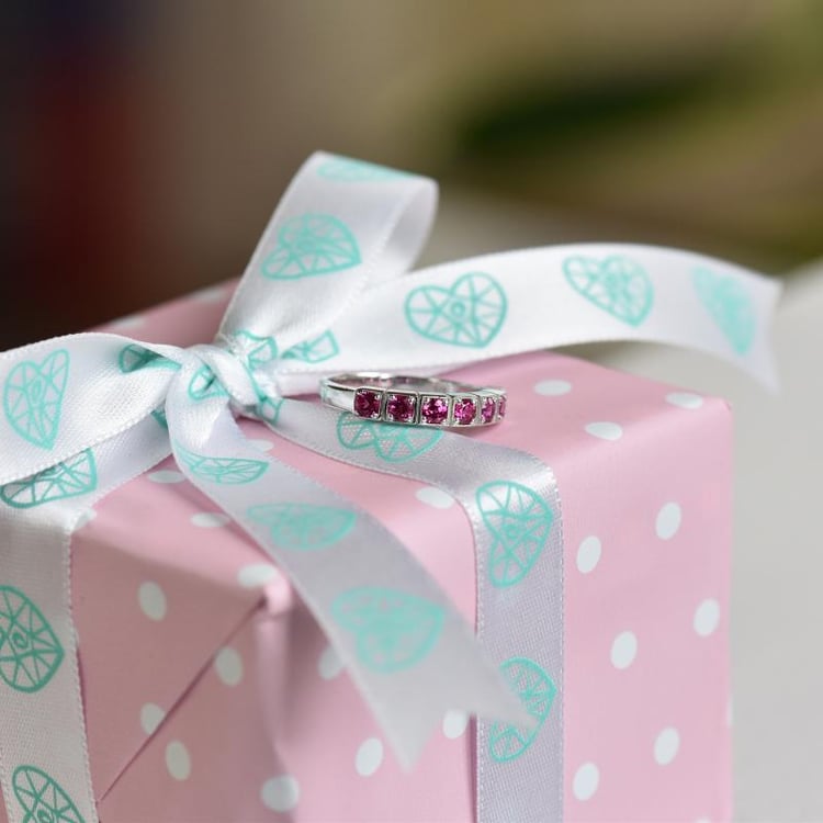 Ring aus Silber mit Rubinen halbbesetzt Lass 29994