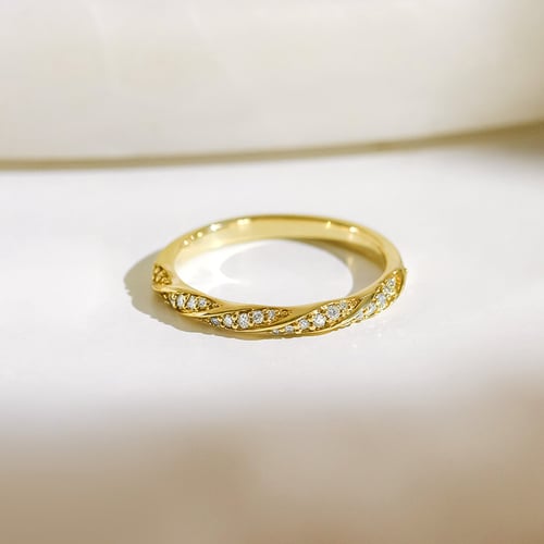 Eheringe mit geflochtenem Eternity-Ring mit Lab Grown Diamanten und Komfortring Frances