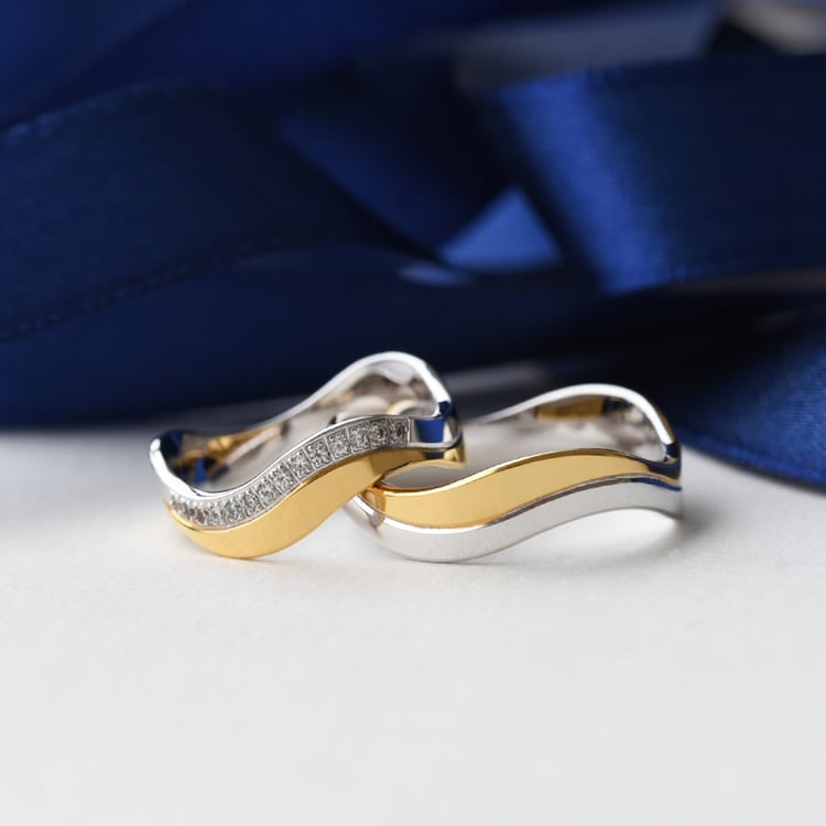 Goldene Eheringe mit Diamanten Charla 76325