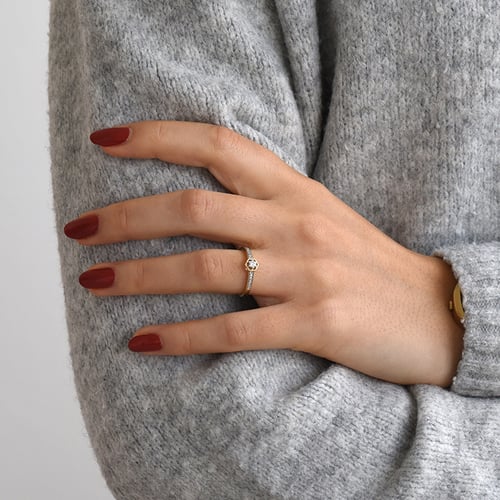 Ring mit seitlichen Diamanten Plautine
