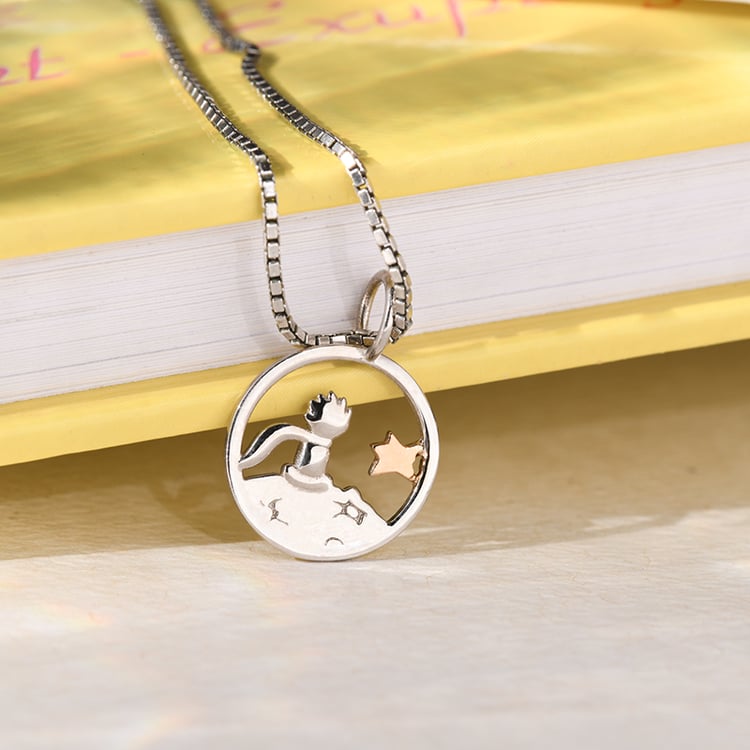 Geschnitzer Anhänger mit der Figur Kleiner Prinz 140372