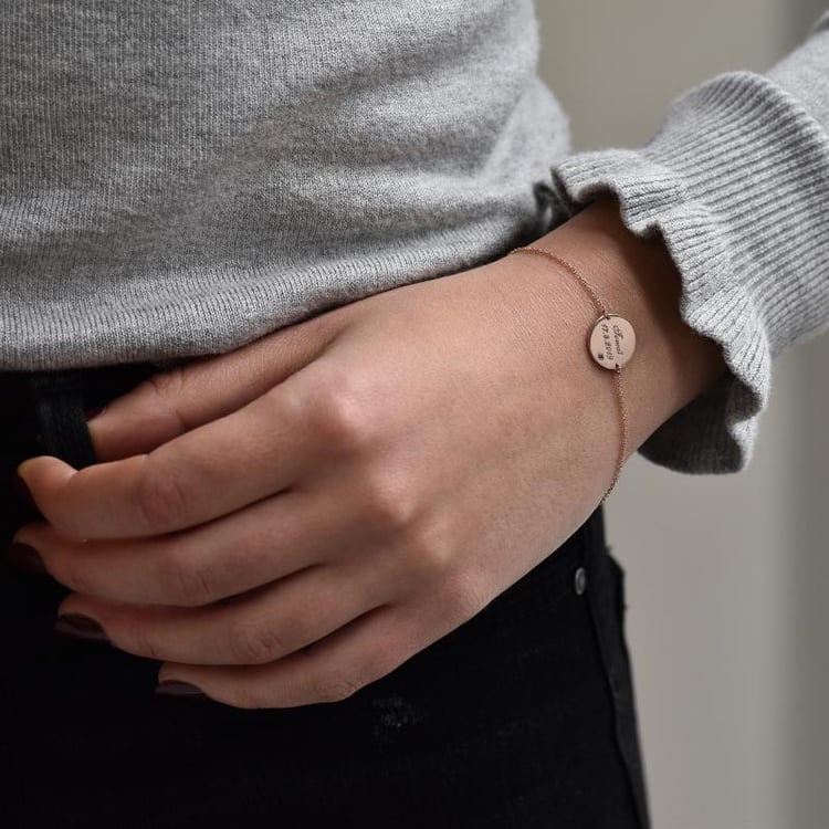 Armband aus Gold mit blauen Diamanten und personalisierter Gravur Shalek 39648