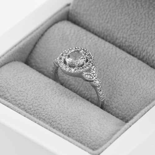 Verlobungsring mit Moissanit und lab-grown Diamanten Varana