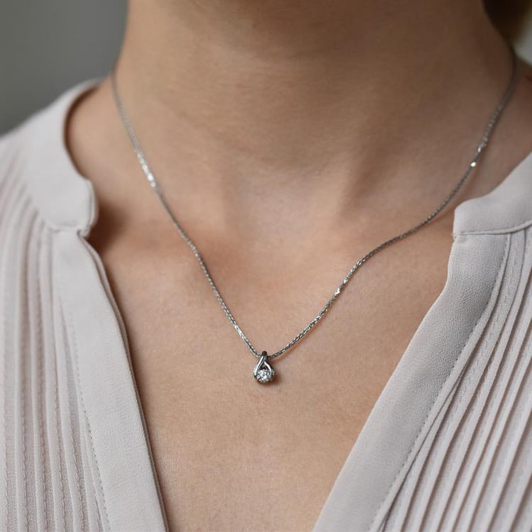 Platinanhänger mit 0.27ct IGI zertifiziertem Diamanten Ilisha 71150