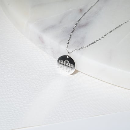 Personalisierter Anhänger mit dem Brandenburger Tor