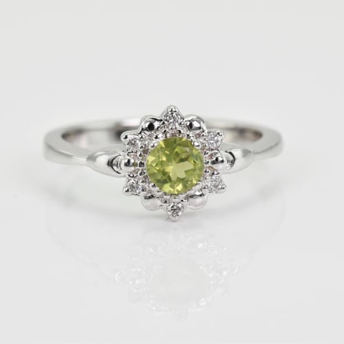 Verlobungsring mit Olivinen und Diamanten Dylah