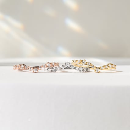 Eternityring in V-Form mit Diamanten Kenzie