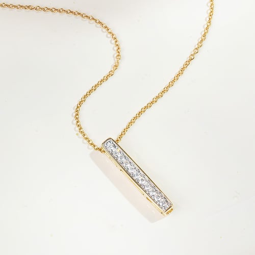 Goldener Anhänger mit Diamanten Ola