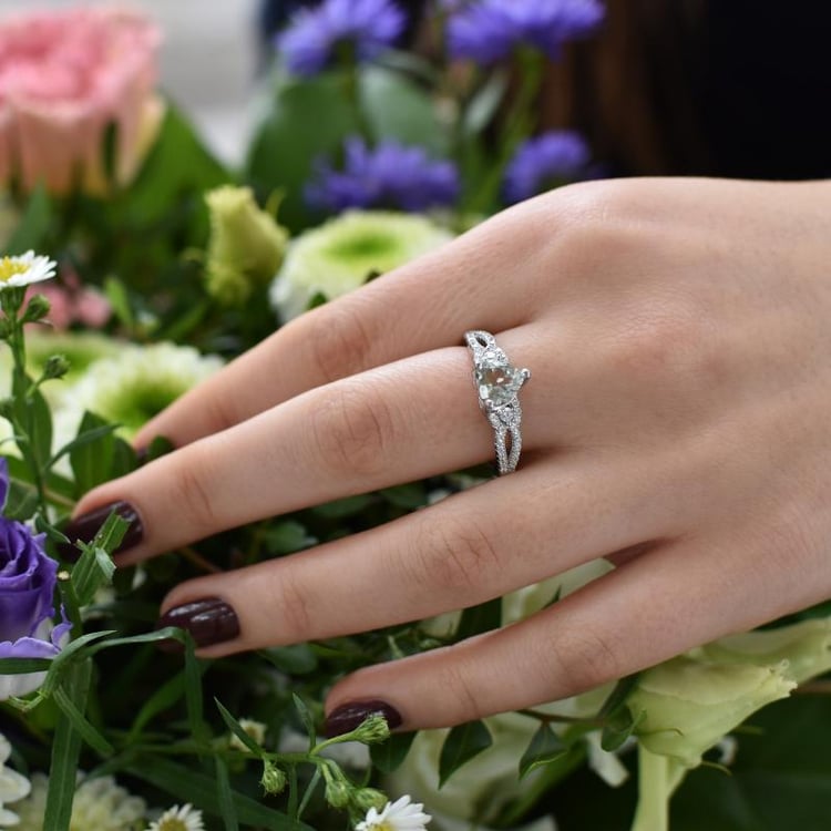 Herz Amthyst Ring mit blumigen Hintergrund 40520