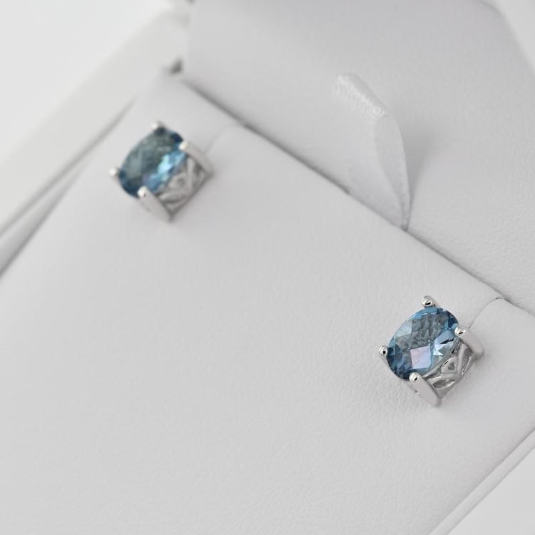 Silberne Ohrringe mit Topasen Jula 2949