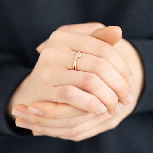 Ring mit ovalem Rosenquarz Emeli