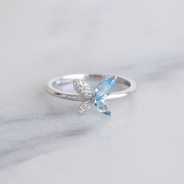 Ring mit Schmetterling aus Diamanten und Topasen Elisabet 86644