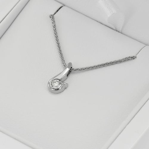 Zarte Platinanhänger mit Diamanten Maise