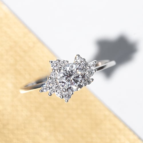 Cluster Verlobungsring mit Moissanit und Lab Grown Diamanten Talisha