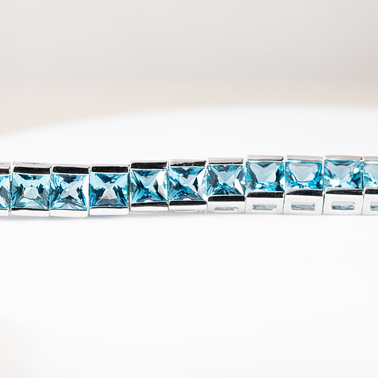 Silberarmband mit 16,75 ct eisblauem Topasen Andela 146548