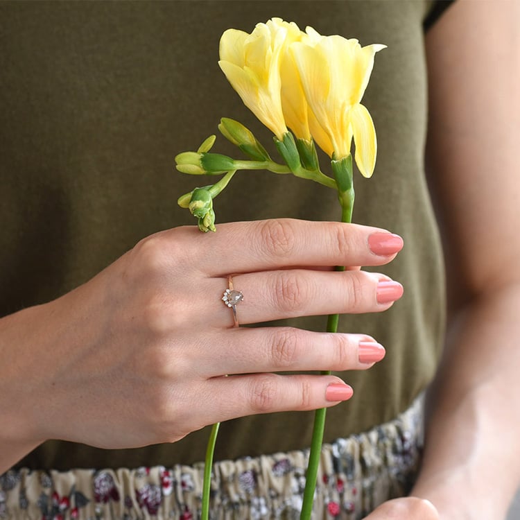 Verlobungsring mit einem Salt and Pepper Diamanten Ange 82539