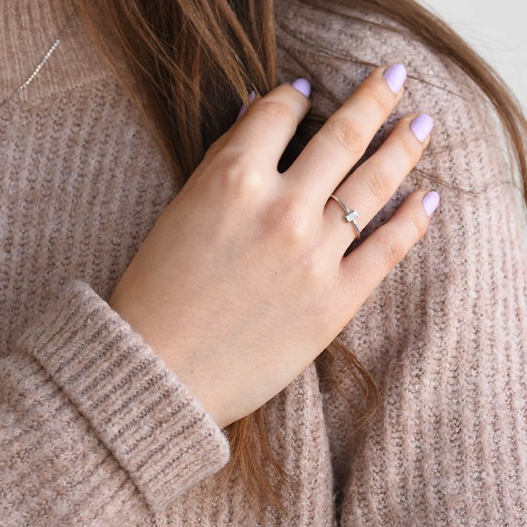 Minimalistischer Goldring mit Baguette Saphir Avice 78263