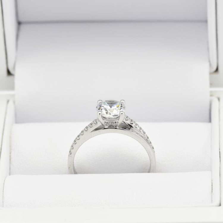 Platin Diamantring in Geschenkbox 11087