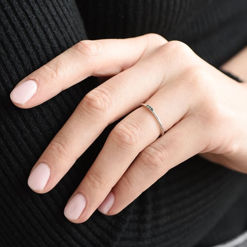 Ring aus Silber mit blauen Diamanten Nicklas