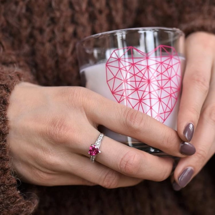 Ring mit Rubin 106405