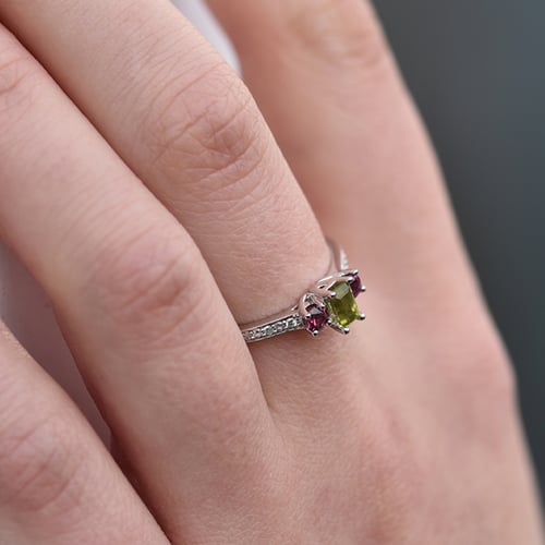 Goldener Diamantring mit Olivin und Rhodolith Granat Salome