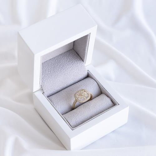 Goldener Ring mit Diamantenblüte Liliane