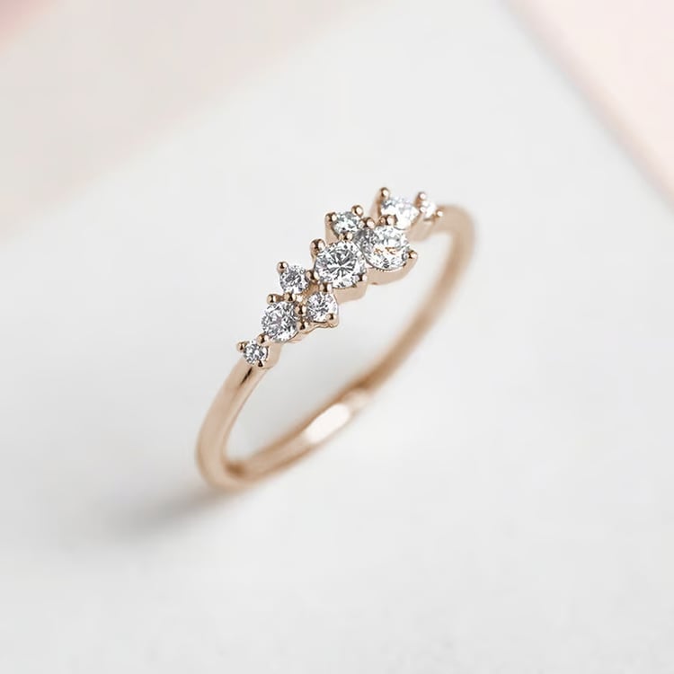 Cluster-Ring aus Gold in Champagnergold mit Moissaniten Isolde 171565