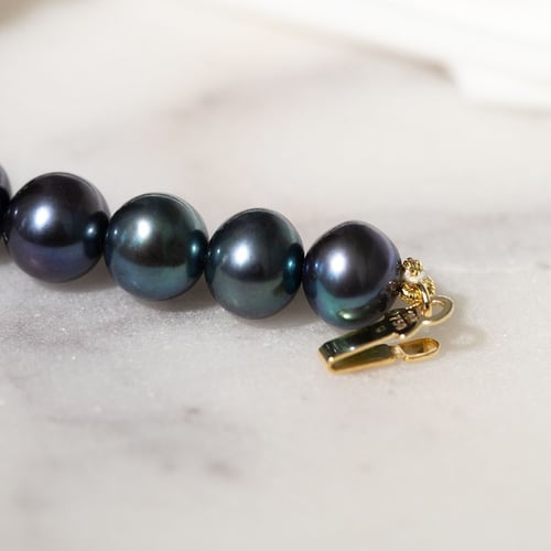 Goldenes Armband mit Perlen Hina
